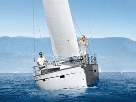 2022 Bavaria Yachts 37 Cruiser на продажу