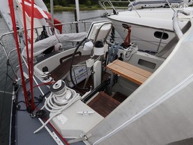 1986 Oyster 37
