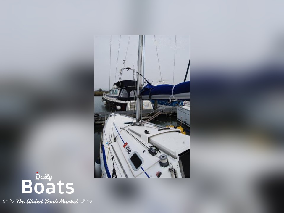 1994 Bénéteau Boats First Class 8 for sale. View price, photos and Buy