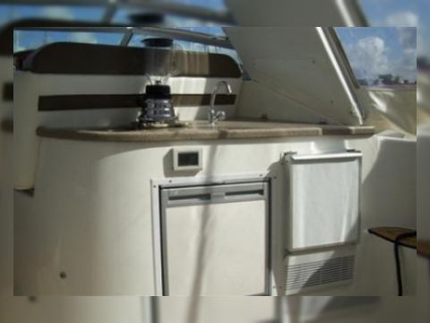 2008 Rinker 370 на продаж
