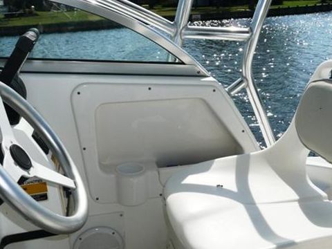 2004 Triton 2426 for sale