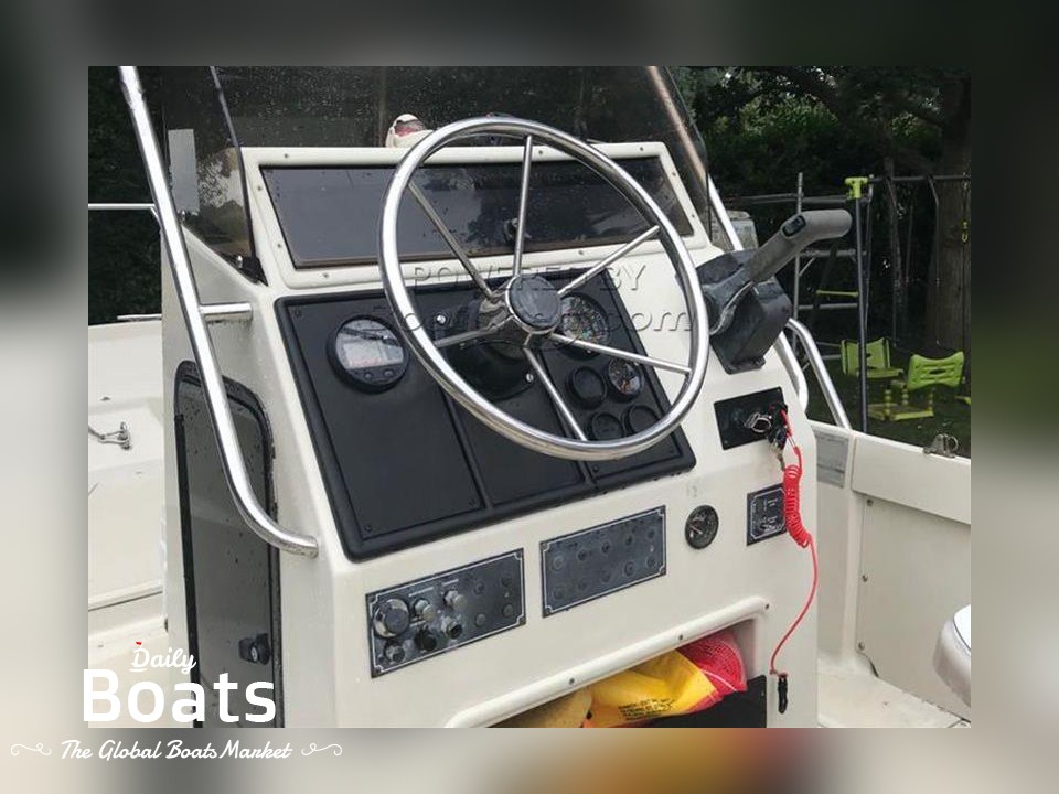 1992 Boston Whaler Boats 19 for sale. View price, photos and Buy 1992