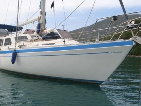 Trident Marine Voyager 35