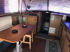 Kupiti 1984 Bertram Yachts 33