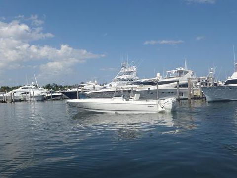2009 Intrepid 370 Open til salg