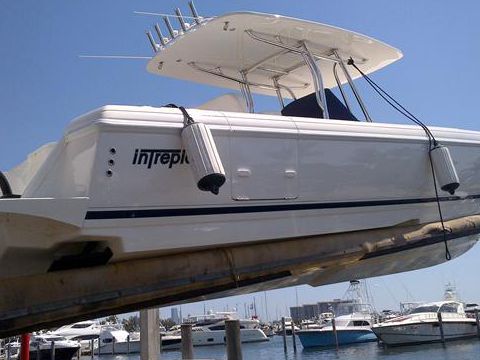 2009 Intrepid 370 Open