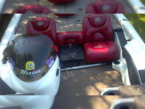 2002 Triton 21 for sale