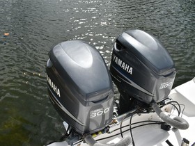 2004 Century Boats 3200
