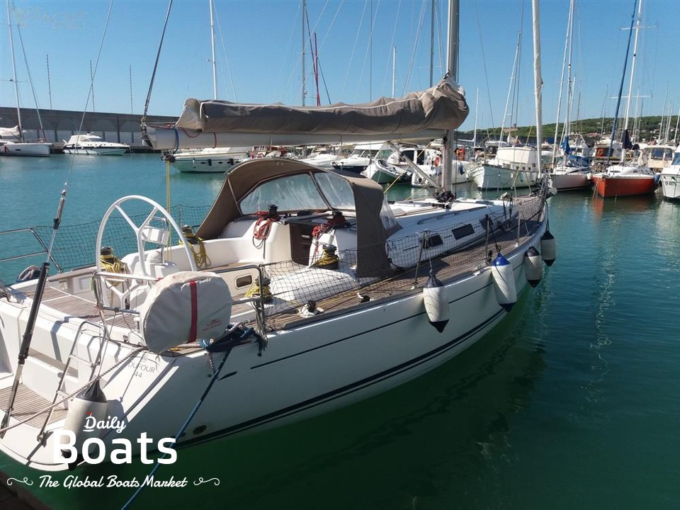 2004 Dufour 44