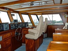 Kupiti 2001 Infinity Cockpit Motor Yacht