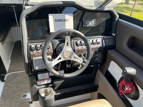 Buy 2020 Rinker Q7