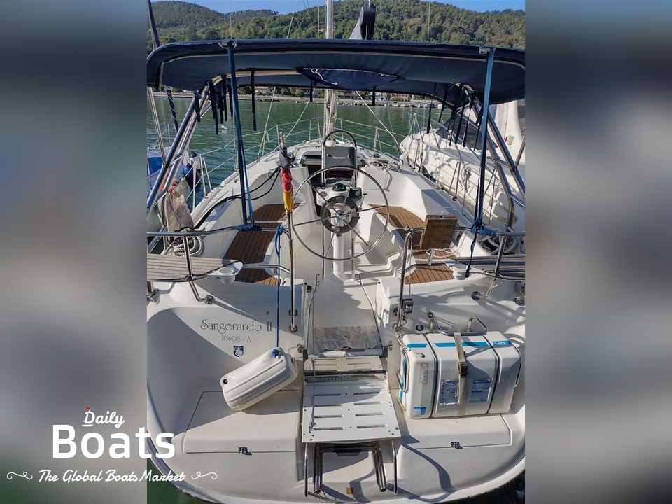 2004 Hunter 36
