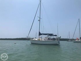 Island Packet Yachts 31