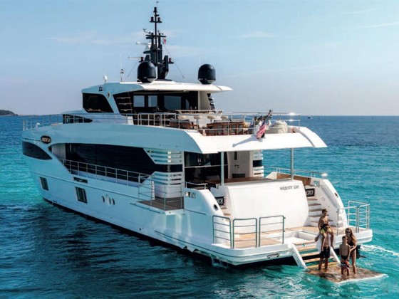 Gulf Craft Majesty 100