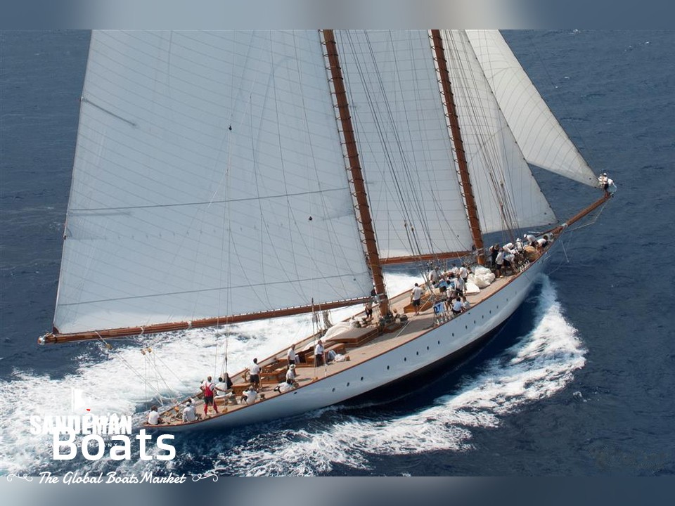 Wooden Sailboats: A Buyers Guide