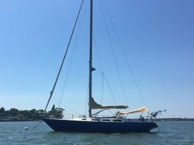 Catalina Yachts 38
