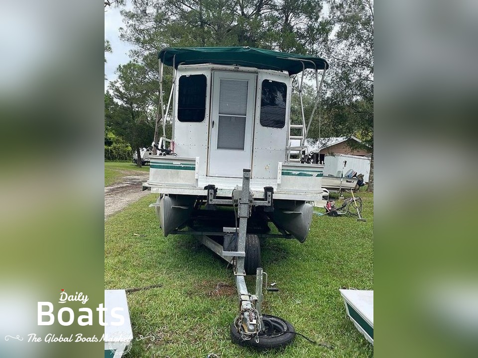 1996 Godfrey 20 for sale. View price, photos and Buy 1996 Godfrey 20