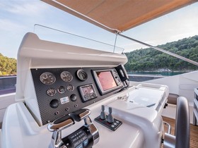 2011 Ferretti Yachts 750