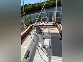 1983 Cape Dory 33