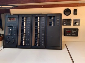 1983 Cape Dory 33