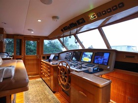 1980 Palmer & Johnson Cockpit Motor Yacht eladó