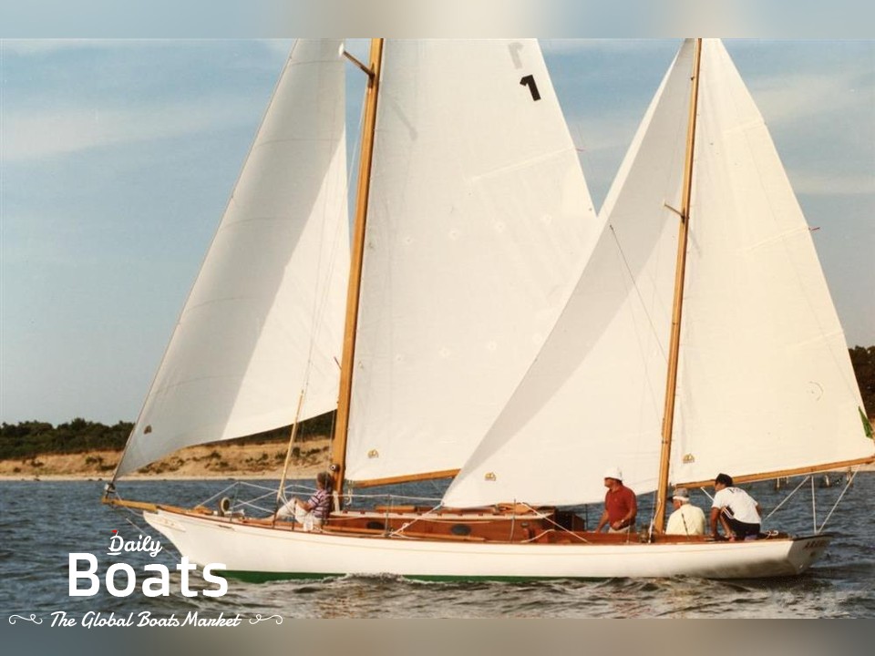 1954 Herreshoff 33