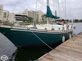 Bruce Roberts Yachts 40
