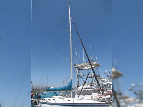 1988 Hunter 33 na prodej