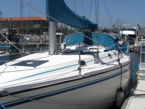 1988 Hunter 33 na prodej