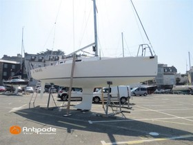 2011 J Boats J97