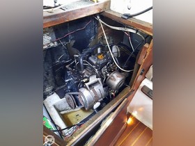 1982 Hunter 33