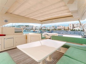 2010 Ferretti Yachts Altura 840