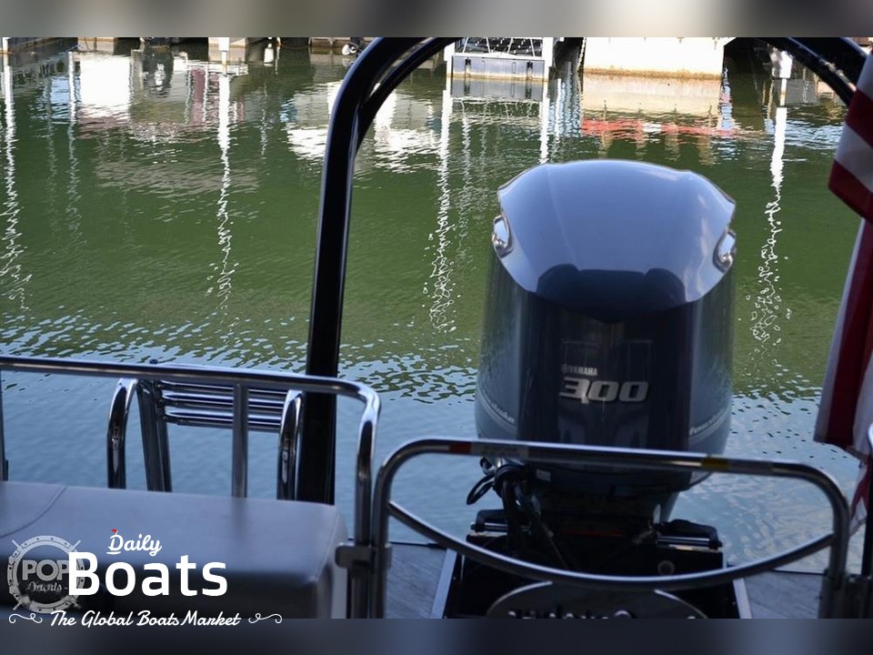 2018 G3 Suncatcher 326Ss Diamond Elite for sale. View price, photos and