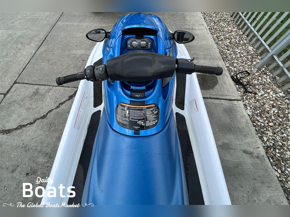 2004 Yamaha Waverunner 800 Xlt for sale. View price, photos and Buy
