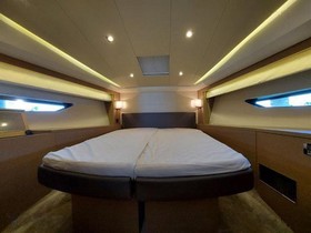 2017 Prestige Yachts 500