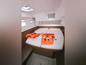 Купити 2020 Lagoon Catamarans 42