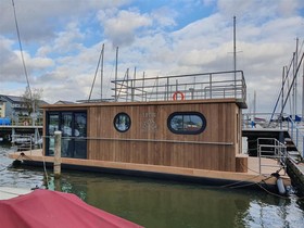2021 Lotus Houseboat 12