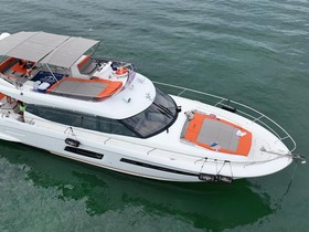 Prestige Yachts 550