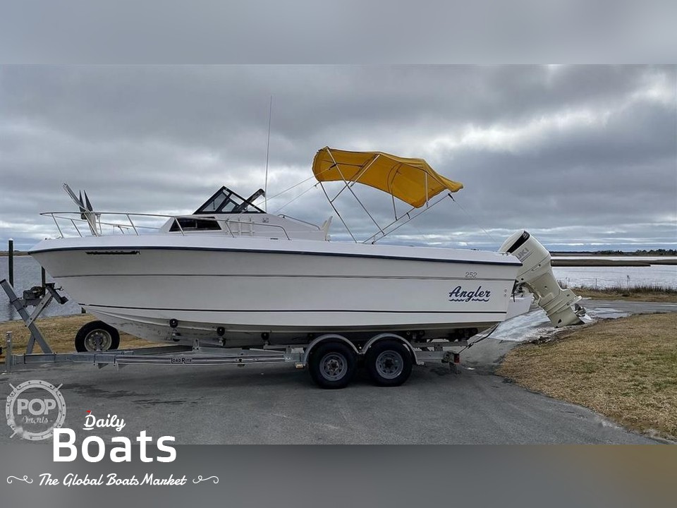 1995 Angler 2500