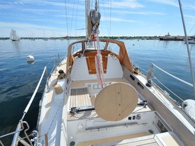 Osta 1974 Islander Sailboats 37