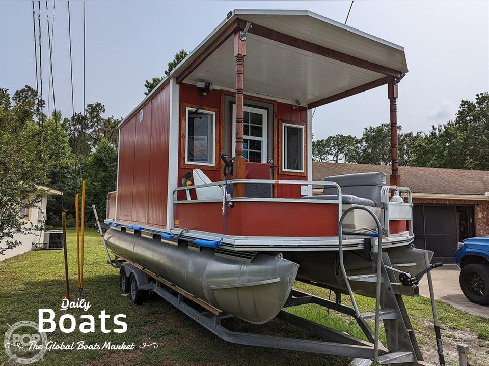 1999 Tracker 24 Custom Floating Kitchen