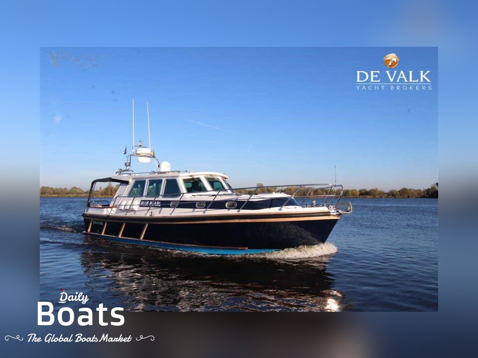 2002 Aquastar 38