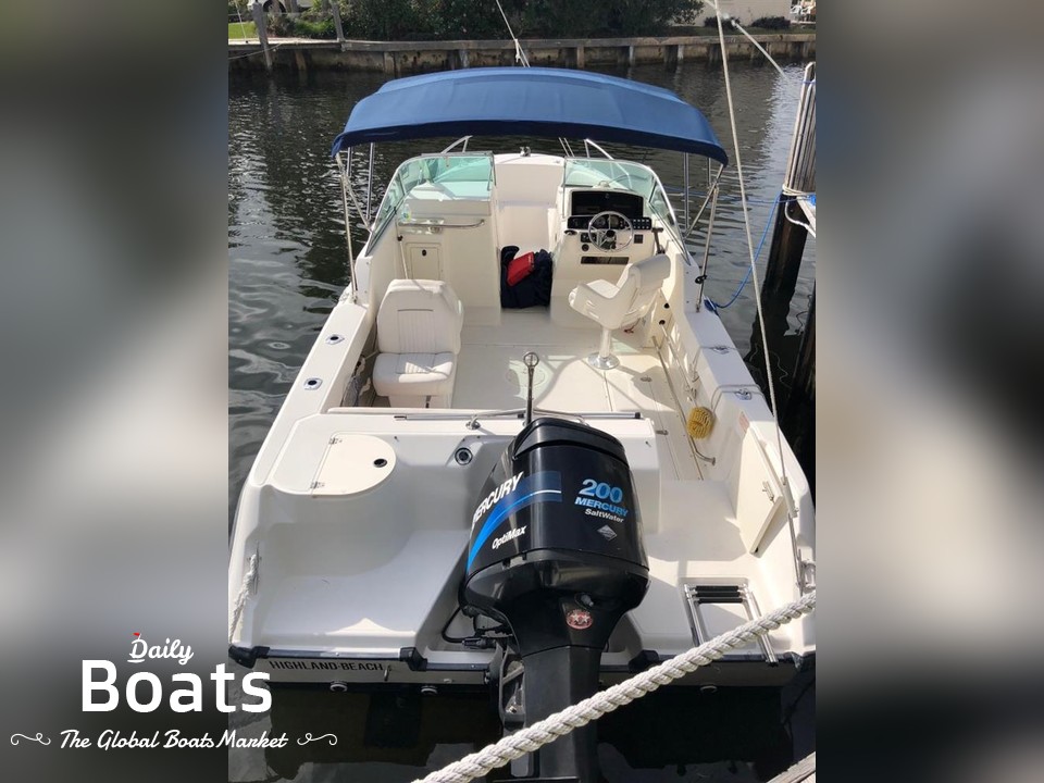 2001 Boston Whaler Boats Ventura for sale. View price, photos and Buy