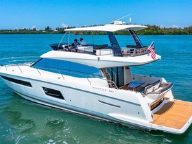 2017 Prestige Yachts 560