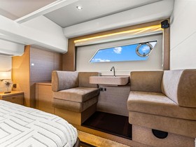 2017 Prestige Yachts 560