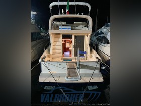 Kupiti 2000 Cayman Yachts 38