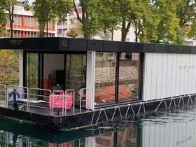 Houseboat Evolution