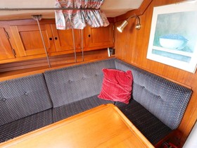 1980 Aphrodite 34