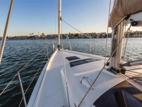 2019 Dufour 390