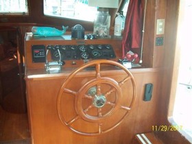 1985 Marine Trader Sundeck 43 zu verkaufen